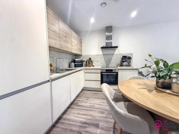 2 bed Town House to rent Image 9
