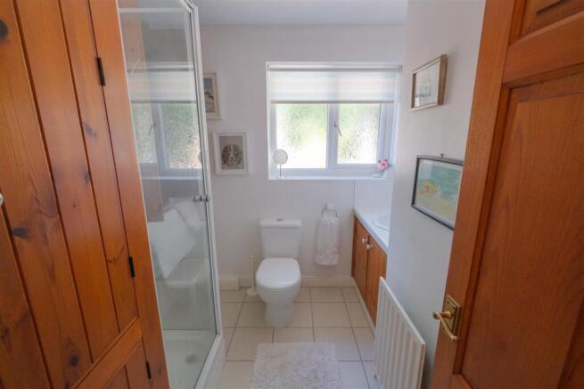 2 bed Apartment for sale Image 9