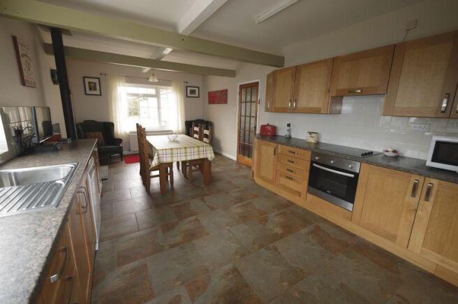 Kitchen/Dining...