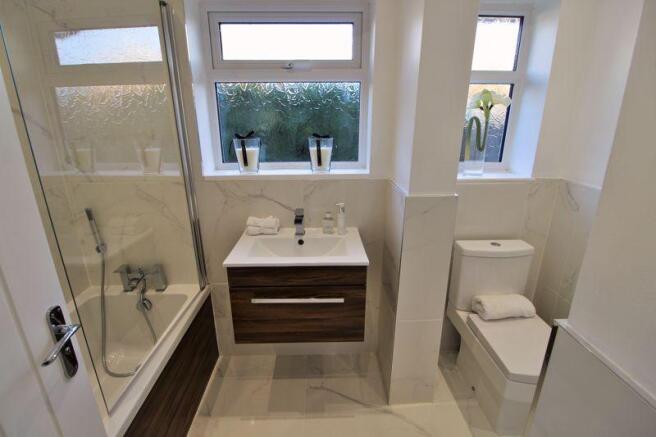 Bathroom (Grou...