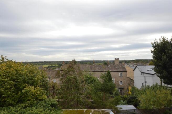 2 bed Apartment to rent Image 7