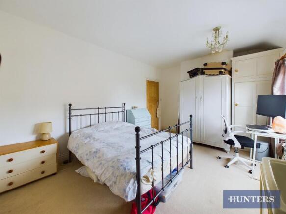 3 bed Apartment for sale Image 9