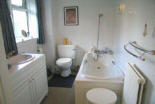ENSUITE BATHROOM