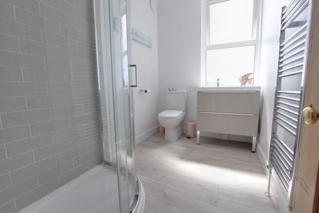 SHOWER ROOM