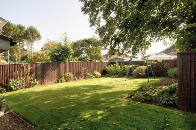 20200922_7_Aldwych_Croft_south_garden_view_s.jpg