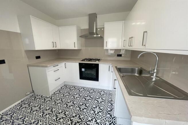 Brand new fitted kit