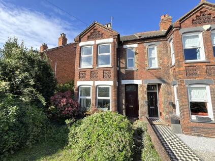 KING'S LYNN - Victorian 4 Bed Semi Detached House with Garage & Parking