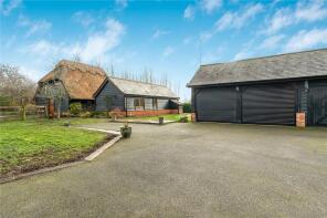 Shepherds Barn, Berryfields, Aylesbury HP22 4AA