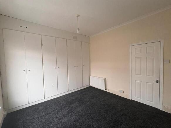 2 bed House to rent Image 8