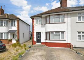 233, Warren Drive, Hornchurch RM12 4PL
