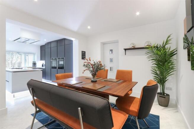 Dining Room2.jpg