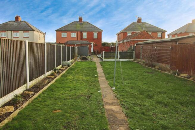 Rear up to house.JPG