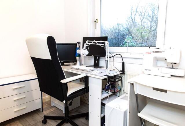 Bedroom 4/ Home Office