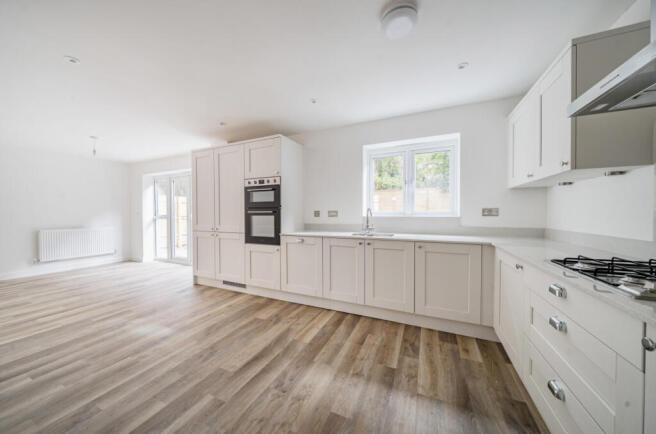 1349463-19-68c04b...