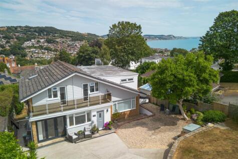 Clappentail Park, Lyme Regis