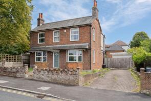 Hillview, Aylesbury Road, Princes Risborough HP27 0JW