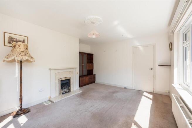 2 bed Semi-Detached Bungalow for sale Image 6