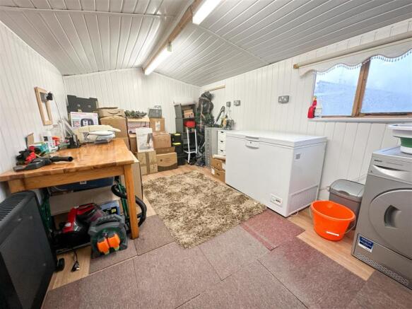 CABIN/UTILITY AREA