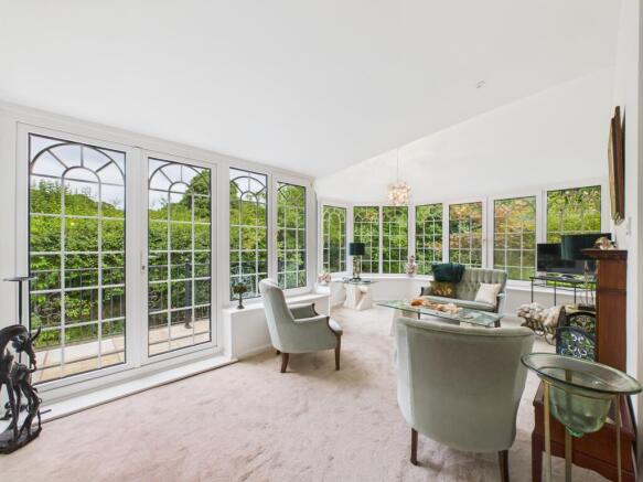 CAM02909G0-PR0466-STILL024