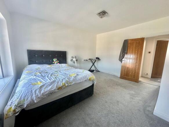 2 bed Terraced to rent Image 7