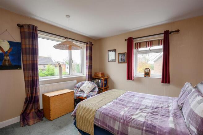 3 bed Detached to rent Image 12