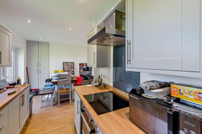 3 bed Semi-Detached for sale Image 6
