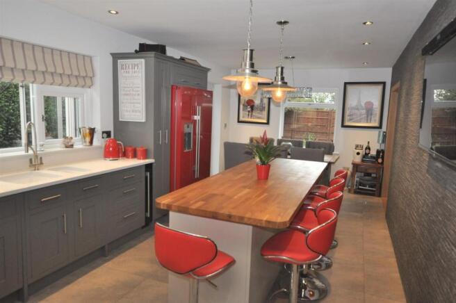 LIVING DINING KITCHE