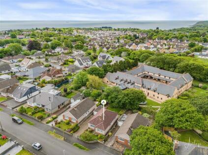 Moorland Avenue, Newton, SA3