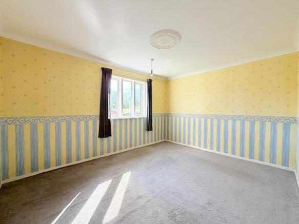 3 bed Semi-Detached for sale Image 10