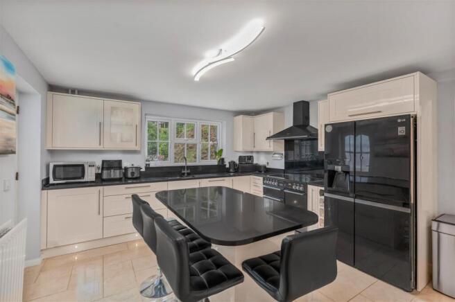 3 Walsingham Close, Bloxham-8.jpg