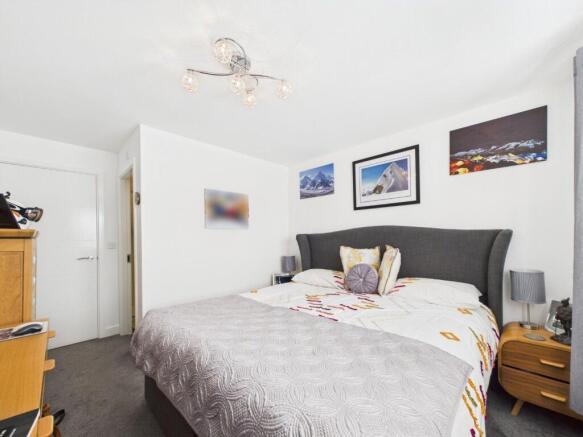4 bed Detached for sale Image 10