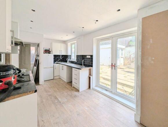 Kitchen pic 2