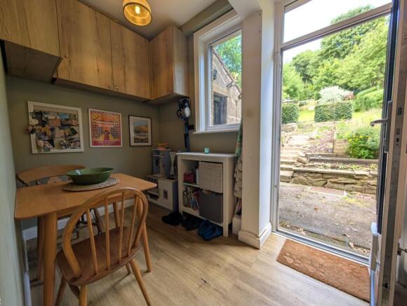 4 bed Semi-Detached for sale Image 9