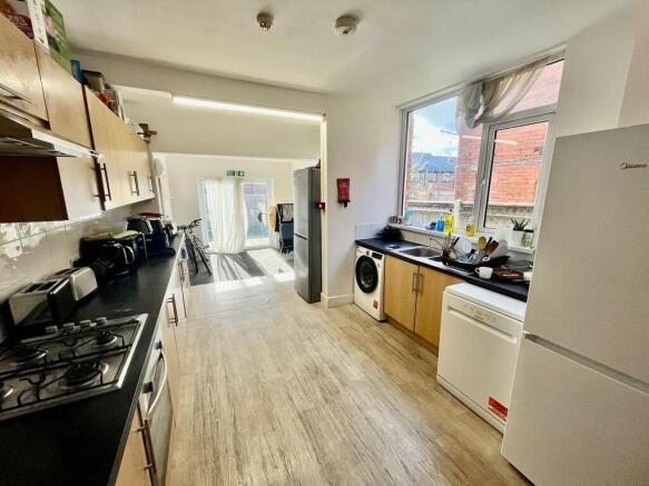 IMG-20251027-WA00...