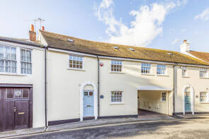 8b Coachmans House, East Pallant, Chichester PO19 1TZ