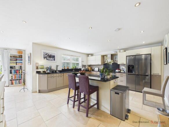 Kitchen/Breakfast Area