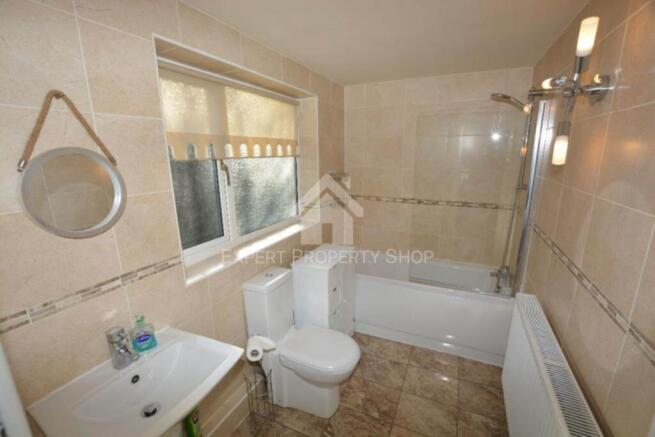 3 bed Terraced for sale Image 7