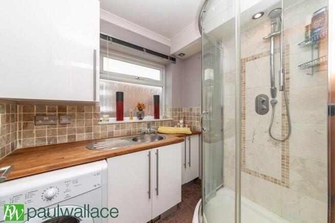 Shower Room / ...