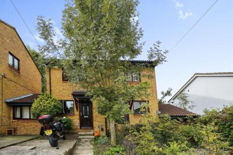 Chelsfield Gardens, London, SE26