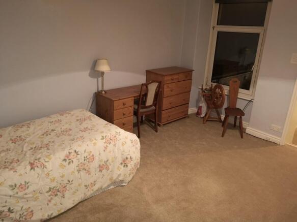 BEDROOM 2