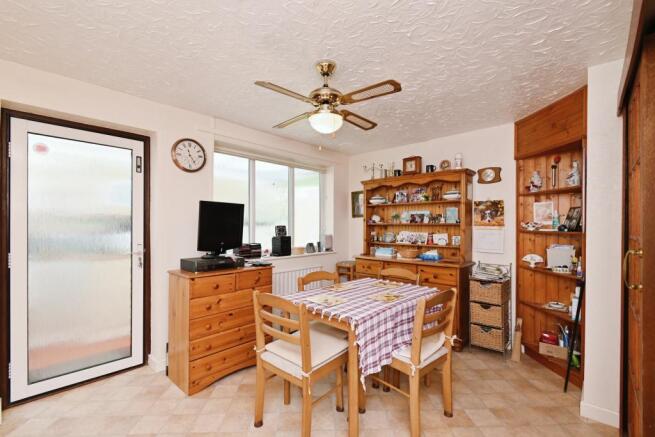 Kitchen/Dining Area