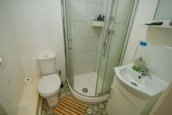 6 bed House of Multiple Occupation for sale Image 11