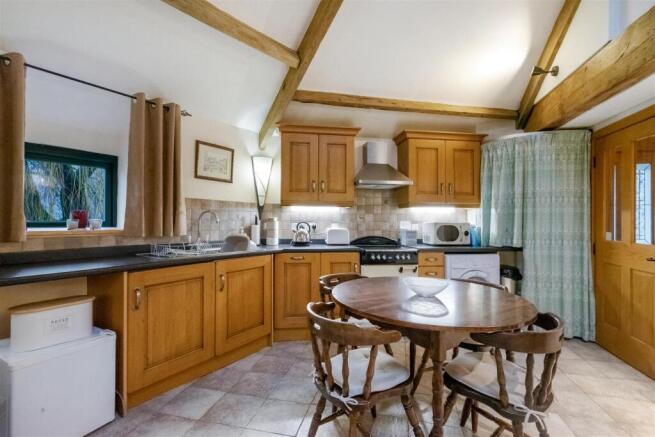 2 bed Cottage for sale Image 8
