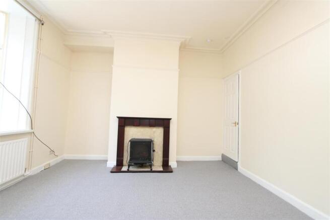 3 bed Terraced to rent Image 8