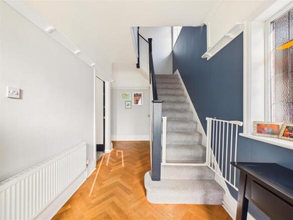 4 bed Semi-Detached for sale Image 8