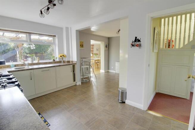 Kitchen 3.jpg