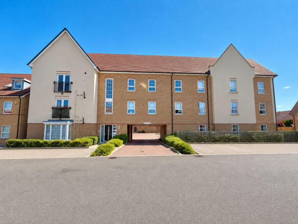 2-bed flat on Money Mead, Dunstable, £220,000