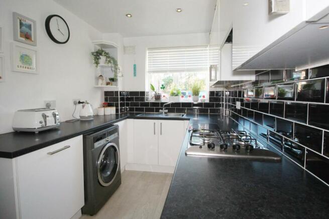 Kitchen 2.JPG
