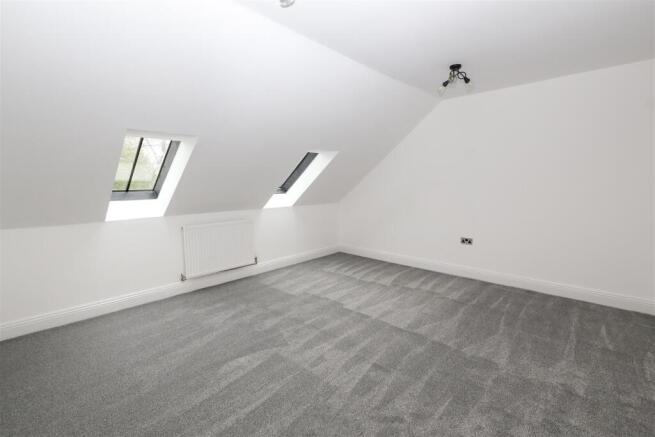 4 bed Terraced to rent Image 12