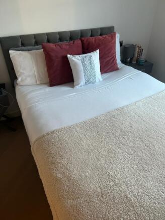 2 bed Apartment to rent Image 5